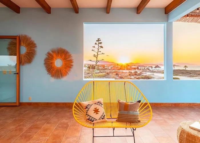 Villa Beachfront Community - 8 Guests La Ribera