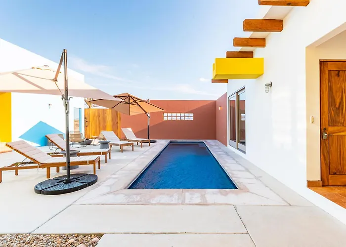 Villa Beachfront Community - 8 Guests La Ribera