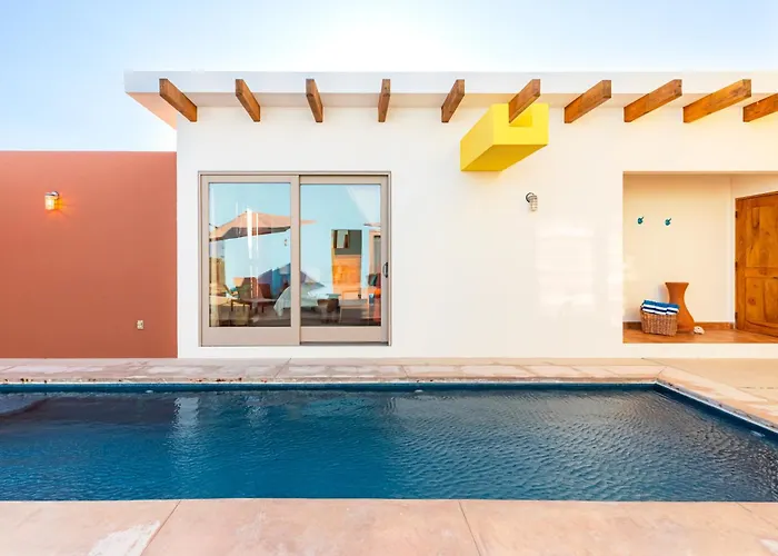 Beachfront Community - 8 Guests Villa *